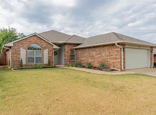 708 Shadowlake Rd, Norman, OK 73071
