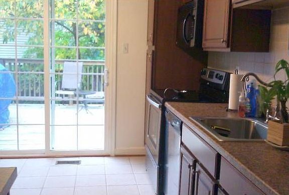 Kitchen with Ceramic Tile
