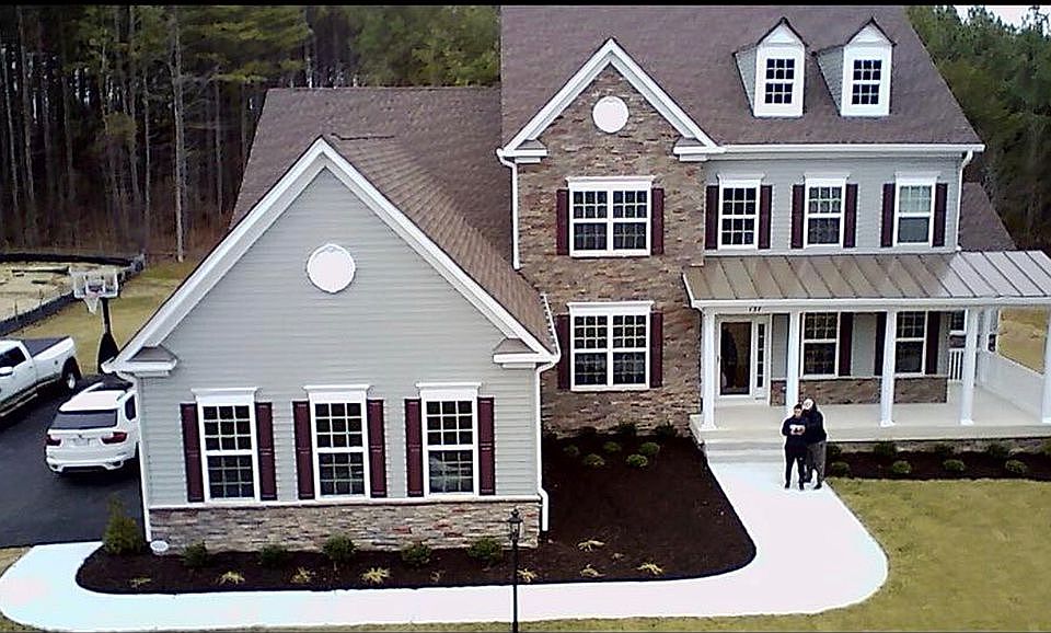 2nd image of 137 Saratoga Woods Ln