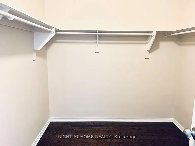 1602 Westhall Way — Photo 11
