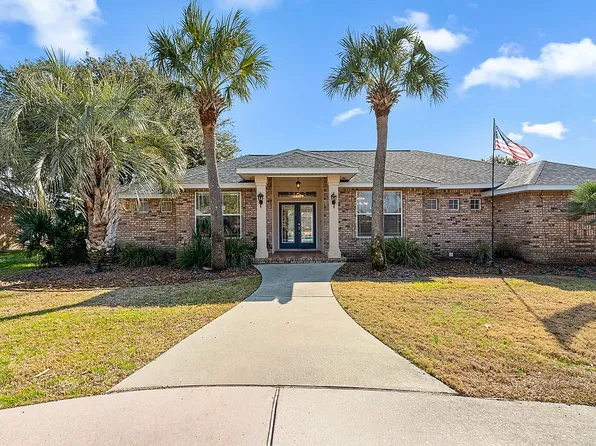 1453 Players Club Cir, Gulf Breeze, FL 32563