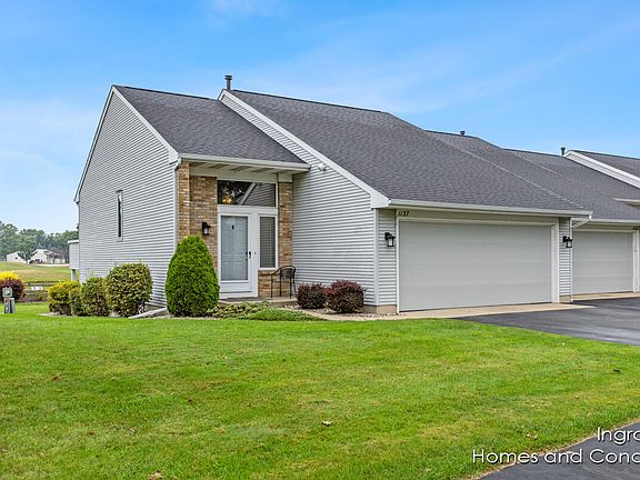 3rd image of 1137 Fairfield Dr