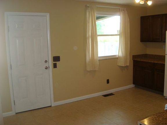 4th image of 3307 Reaver Ave