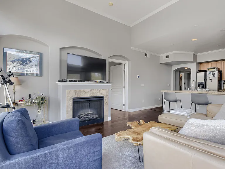 1705 N Gaylord St #301 — Photo 3