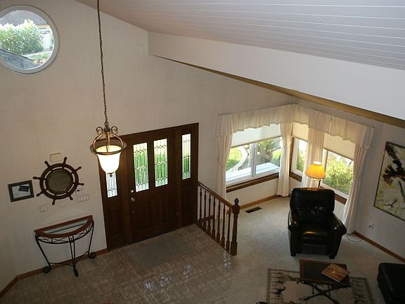 2nd image of 5712 Drakes Dr