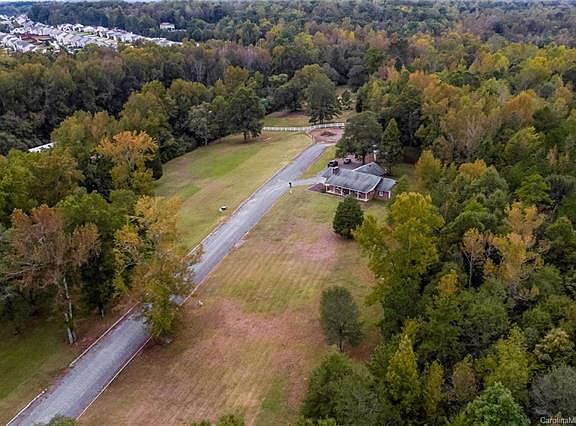 5th image of 2046 Hidden Creek Ct