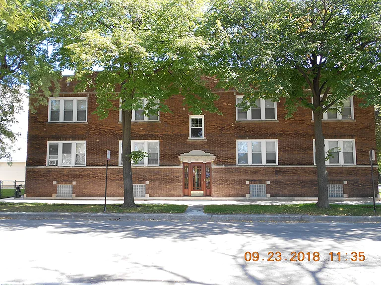 3939 N Lamon Ave #X — Photo 1