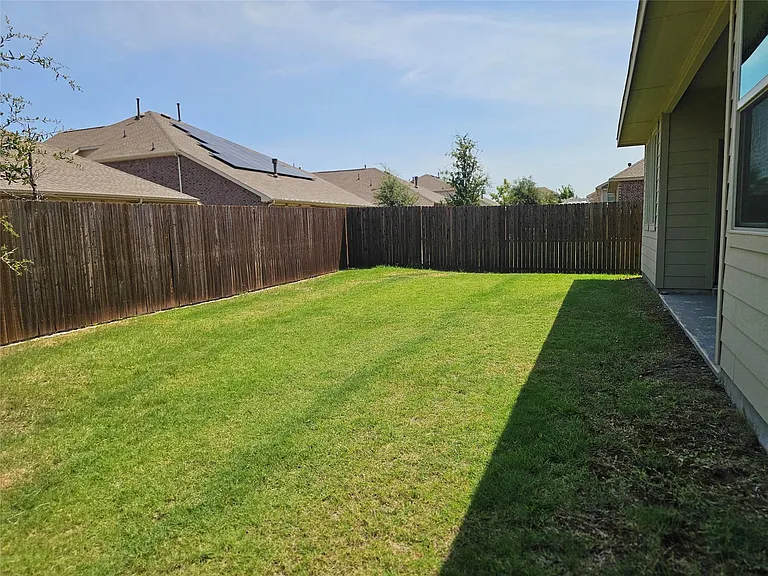 1216 Smoketree Ln — Photo 22