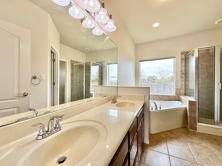 705 Marshall Dr — Photo 24