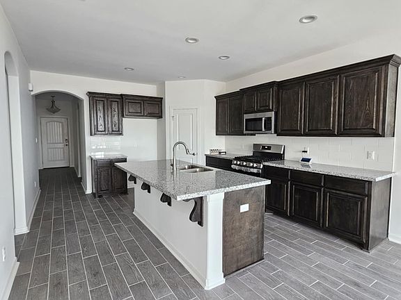 5th image of 2116 Grove Ln