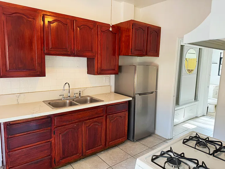 10716 Ralston Ave — Photo 2