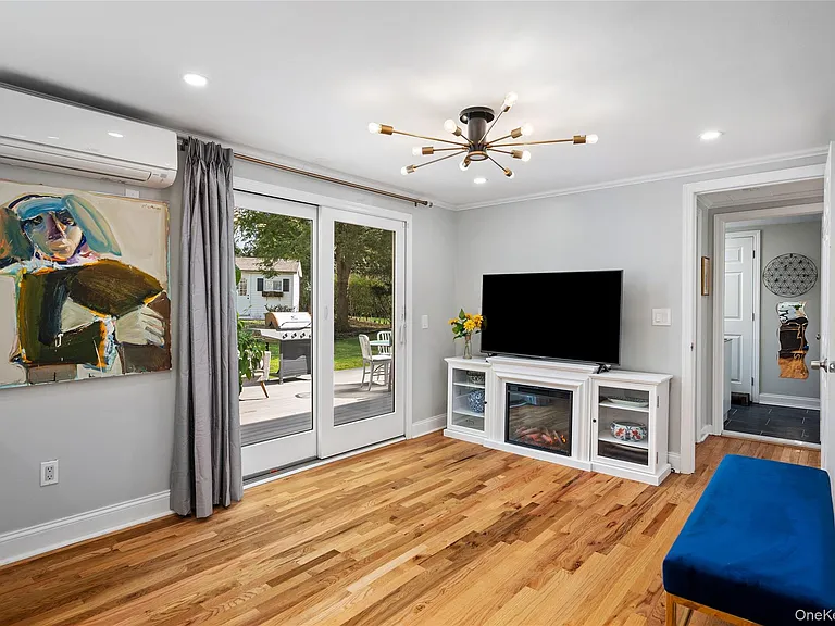 1001 Shore Acres Dr — Photo 8