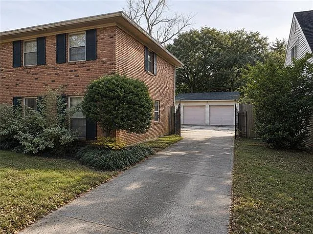 4 bed, 2.5 bath, 2350 sqft, $2,500 — Photo 2