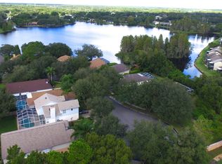 2601 Heatherwood Dr, Tampa, FL 33618