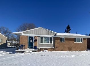 1106 Marion Dr, Holly, MI