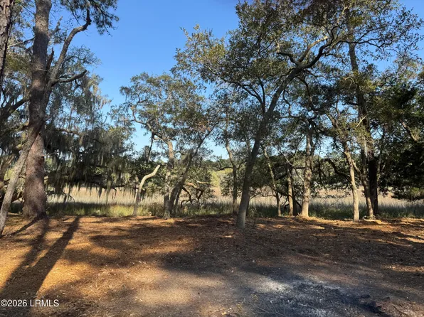 14 River Dr, Beaufort, SC 29907