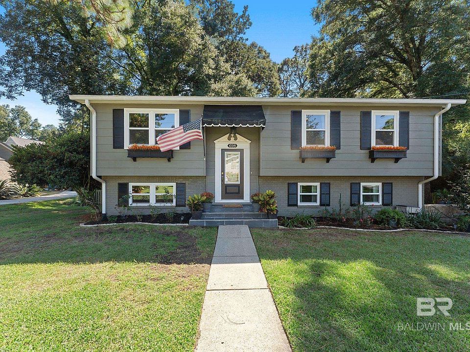 1st image of 698 Cedar Ave