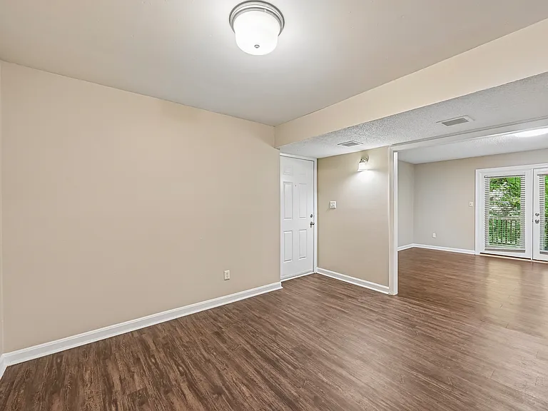 Wildwood Apartments — Photo 14