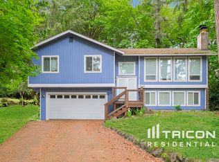 7540 Grahns Ln NE, Bremerton, WA 98311