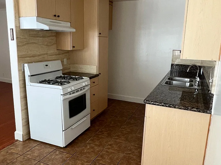 5656 Fountain Ave #B — Photo 5