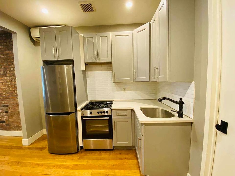 2nd image of 423 Rogers Ave #1R