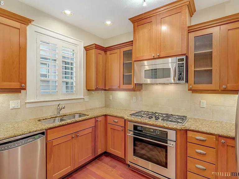 658 SW Rustica Ter — Photo 6