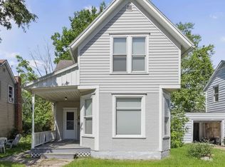 816 S James Ave, Freeport, IL 61032