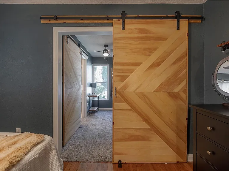 4107 N Seminole Ave — Photo 28