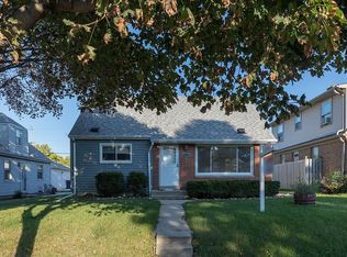 2512 S 76th St, West Allis, WI 53219