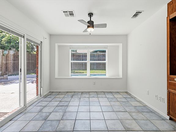3rd image of 4933 Marcus Dr