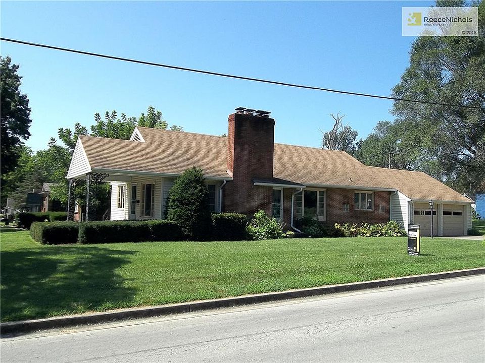 223 N Lake. One Owner, well maintained ranch style home.