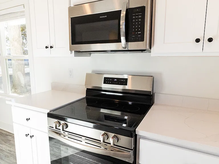 405 E Union St — Photo 9
