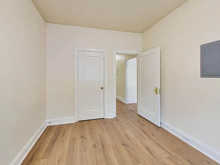 1534 Arch St #3 — Photo 12