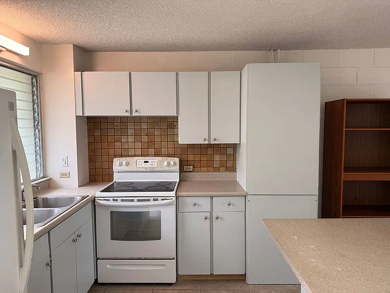1099 Green St #309 — Photo 3