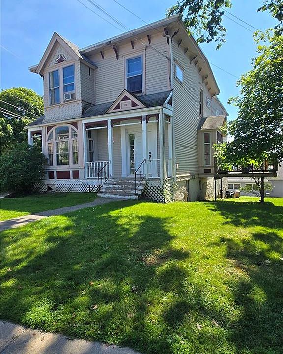 1st image of 212 Douglas Ave