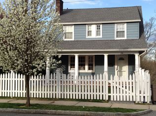 28 Pershing Ave, New Rochelle, NY 10801