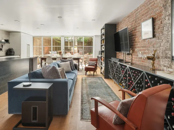 310 East 51st Street image 2 of 16