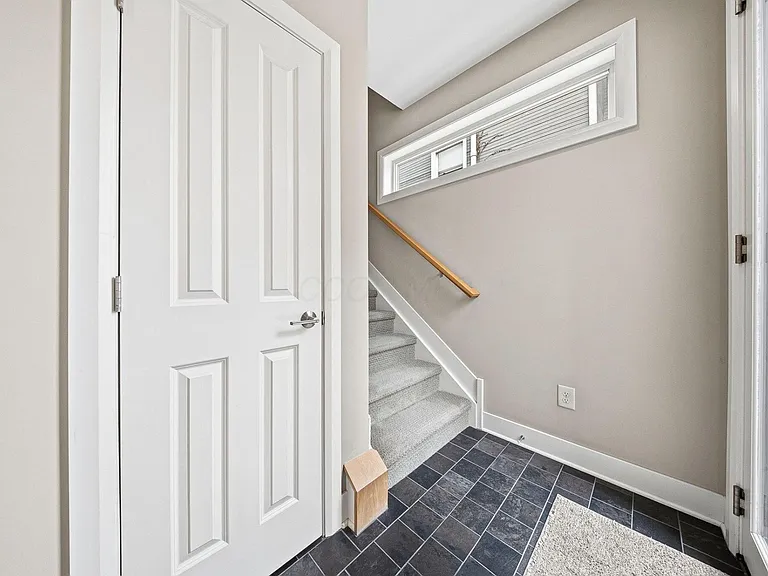 567 Lathrop St — Photo 5