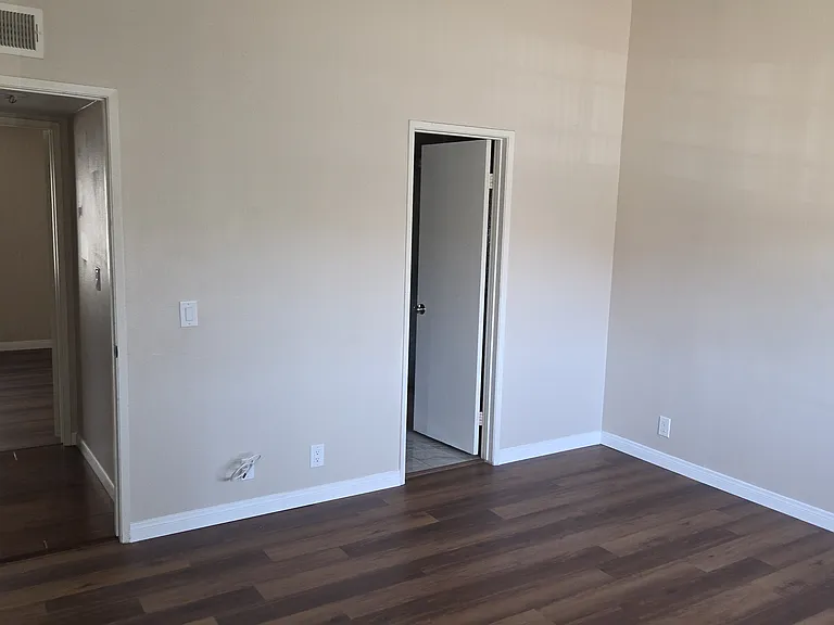 116 Chapel Ave — Photo 27