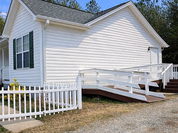 3rd image of 736 Rodgers Rd