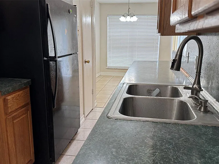 10940 Dunvegan Way — Photo 8