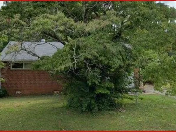 502 Doggett Dr, Graham, NC 27253