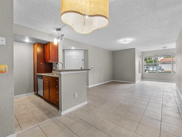 5116 Conroy Rd #15 — Photo 28