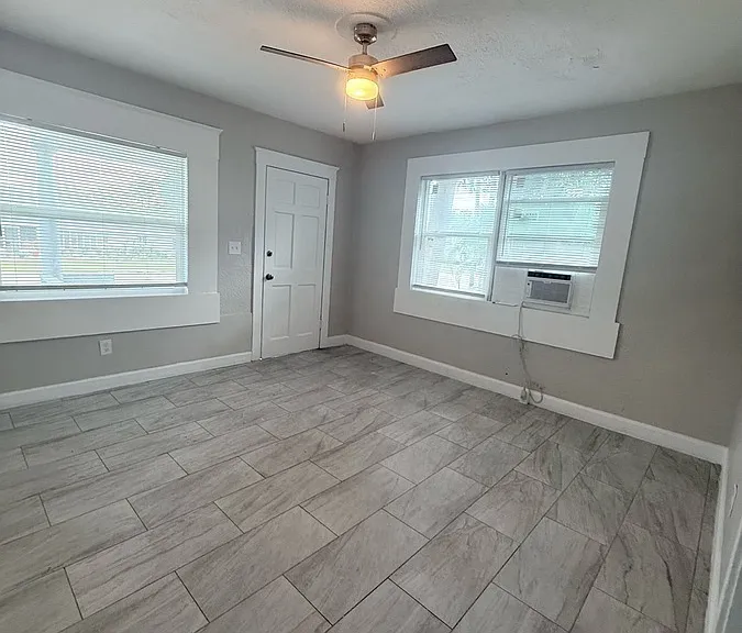 1103 Drew St #1 — Photo 7