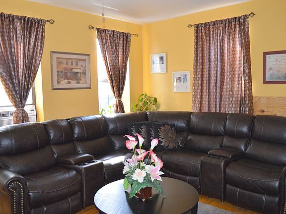 2nd image of 162 Herzl St
