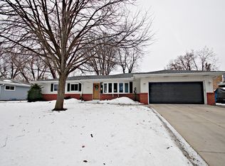 413 E 100th St, Bloomington, MN 55420