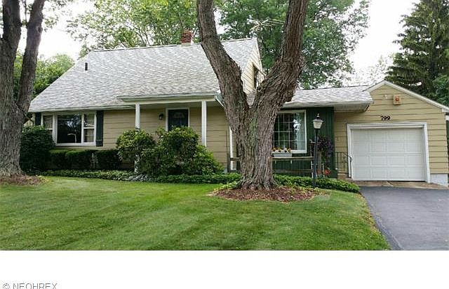 1st image of 799 Northeast Ave