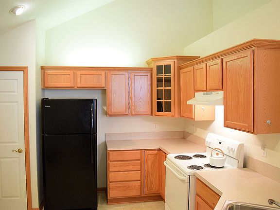 4th image of 104 River Glen Dr NE