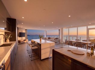 1342 Johnston Rd #1302, White Rock, BC V4B3Z7