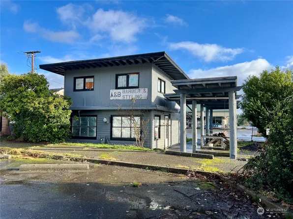 1947 NW Barnett Street, Bremerton, WA 98310
